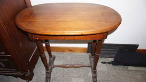 lot 258 image: Solid wood occasional table with drawer
