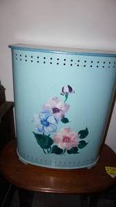 lot 259 image: Vintage mid century modern chill metal hamper floral handpainted
