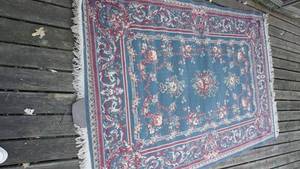 lot 275 image: 67 inch wide floral rug