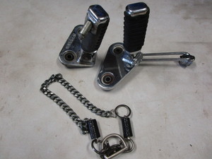 Foot Pegs, Chain