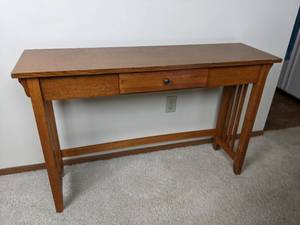 lot 38 image: Mission Style Wooden ConsoleSofa Table