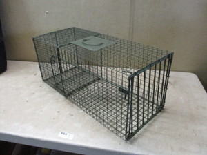 Medium sized live trap- like new