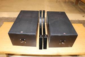 2 MTX Speakers w Brackets