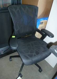 Nice Mesh office chair
