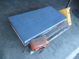 24x48 electric lift table