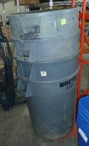 4 Brute garbage barrels