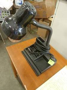 Flexible neck desk lamp