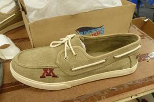 Mens size 11 Med canvas Campus Cruzers U of MN slip on shoe