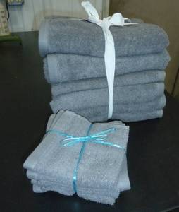 New set of 4 grey towels, 4 washcloths