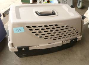 Cat or small dog pet carrier