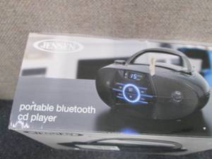 Jensen CD Player with AMFM Radio a...