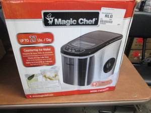 Magic Chef Countertop Ice Maker - S...