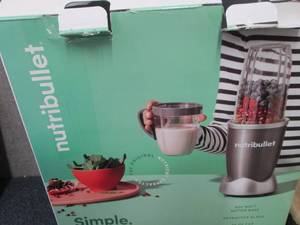 NutriBullet Single-Serve Blender 8-...