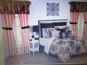 Courtney 30-Pc. Bedroom Super Set -...