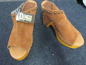 Dingo Womens Peace N Love Platfor...