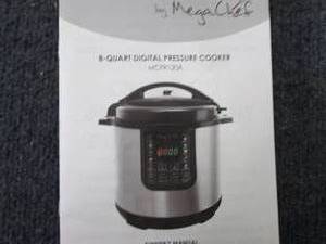 MegaChef 8 Quart Digital Pressure C...
