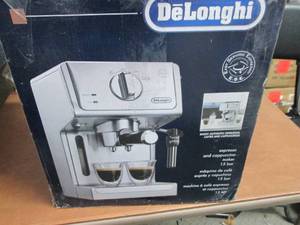 DeLonghi 15-Bar Pump Espresso and ...