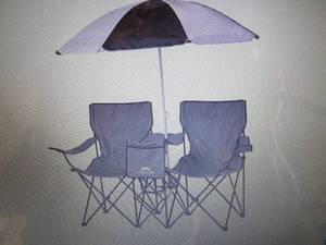 Folding Chair Set with Table and Um...