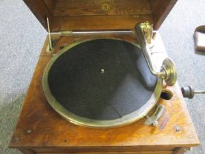 lot 18 image: columbia grafonola wind up record p...