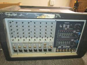 lot 31 image: peavy xr series XR 8600 1200 watts ...