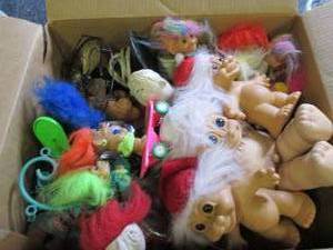 lot 43 image: box of trolls and more ...