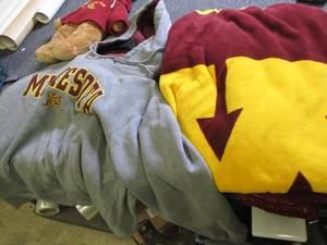 lot 58 image: mn gopher blanket, sweatshirt and b...