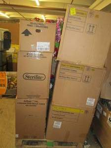 lot 101 image: pallet of faux flowers ...