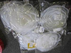 lot 234 image: 5 new sets of stretch lids ...