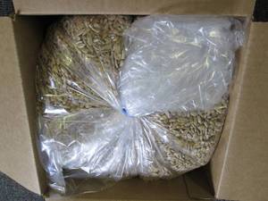 lot 275 image: 6 pounds of sunflower seeds package...