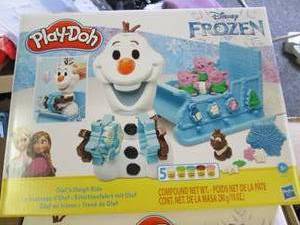 lot 290 image: 2 cases of 3 disney frozen playdoh ...