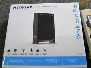 lot 433 image: netgear N300 wireless router ...