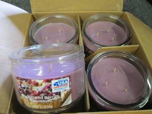 lot 448 image: 411.5oz sugared berries candles ...