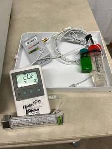 GE Spacemaker� Compact Countertop Refrigerator Comes With HEALTH CARE LOGISTICS 17988 HI- ACCURACY REFRIGERATOR THERMOMETER WITH 1 PROBE BOTTLE &amp AEROSCOUT ENVIRONMENTAL MONITORY SYSTEM - GREAT WORKING CONDITION