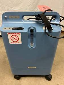 MSRP $2000 Respironics Everflo Q Ultra-quiet Stationary 5 LPM (Liters Per Minute) Oxygen Concentrator With Opi (Oxygen Percentage Indicator (OPI) - alarm that sounds when oxygen levels fall below 70%) - Excellent Working Condition