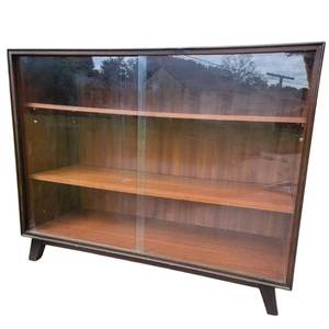 Stunning Mid-Century-Modern Glass Front Three ShelfShowcase 40.5 x 14.25 x 31.25 Valued $1000