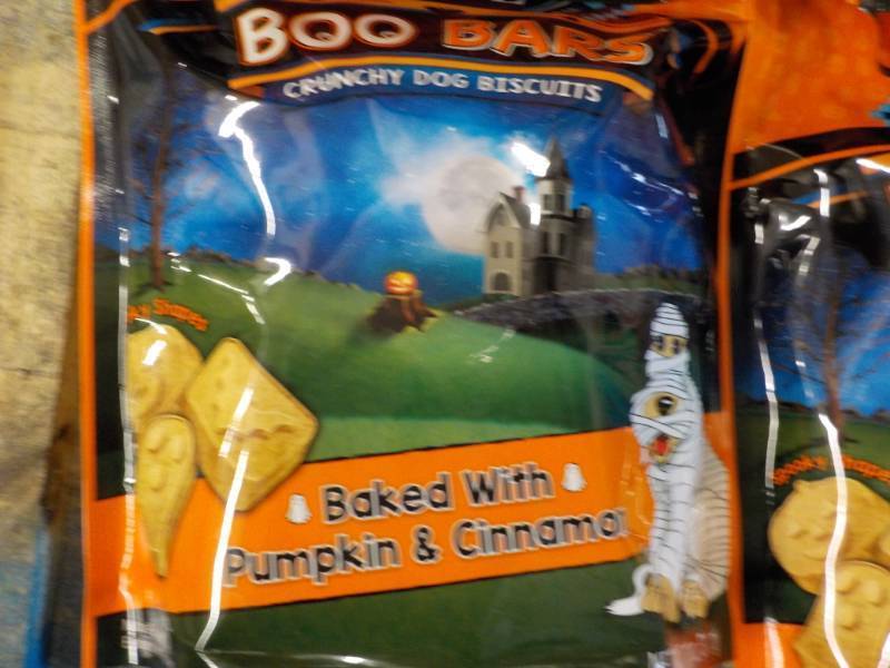 lot 16 image: 4 - 11 oz Bags Blue Boo Bars Dog Tr...