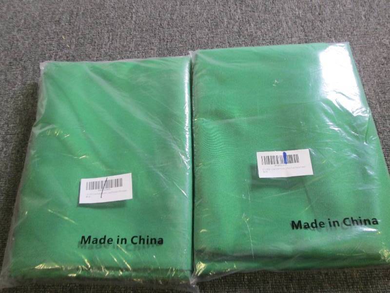 lot 343 image: 2 green screens ...