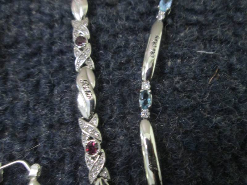 lot 130 image: Assorted Jewelry Items- prepersonal...