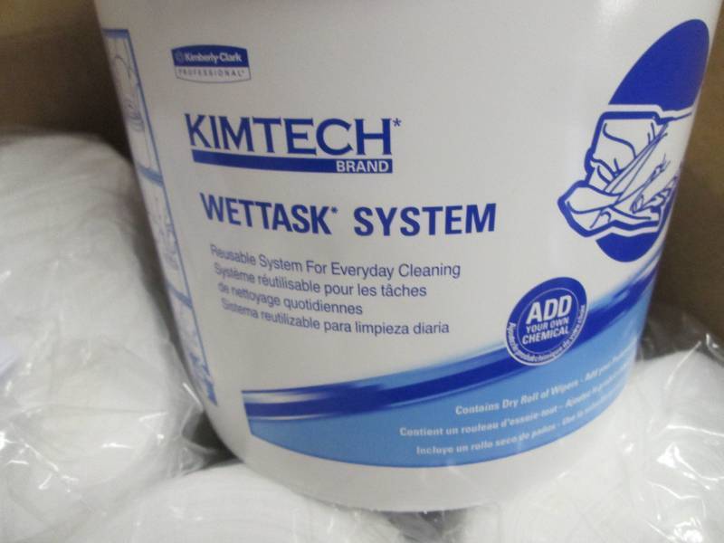 lot 240 image: Dry Wipe Roll, Kimtech WetTask, 12...