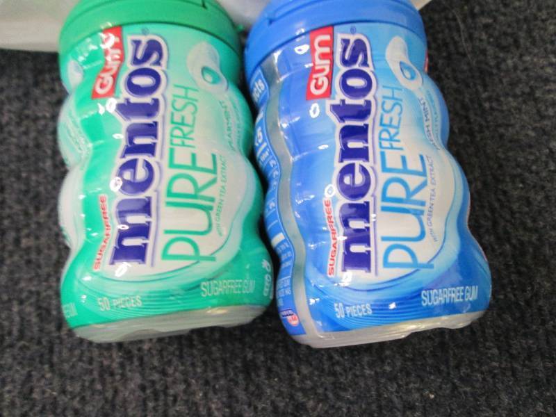 lot 118 image: Mentos Gum...