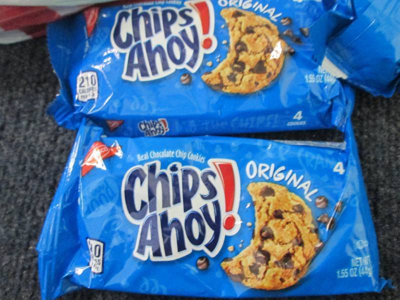 lot 233 image: 18-4 Cookie Pks Chips Ahoy...