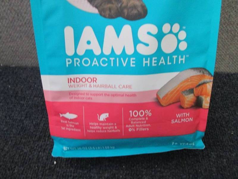 lot 43 image: Iams Proactive Health, Friskies Sea...