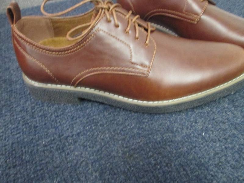lot 111 image: Mens Deer Stags� Highland Oxfords ...