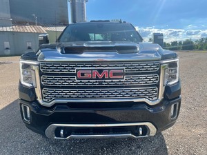2022 GMC Sierra Denali 3500HD Crew Cab Duramax Diesel - One Owner - 7,671 Miles - 3 yr36,000 mi basic, 5 yr60,000 mi powertrain Warrenty