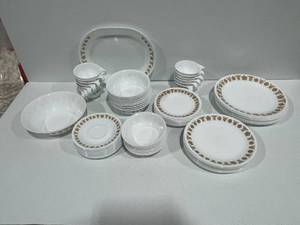 Correlle Dish Set