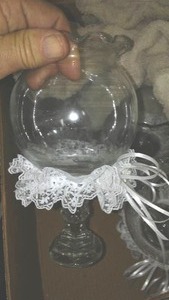 lot 46 image: 30 Stemmed Bud Bowls