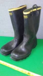 lot 74 image: La Crosse Rubber Boots Size 11, Like New.