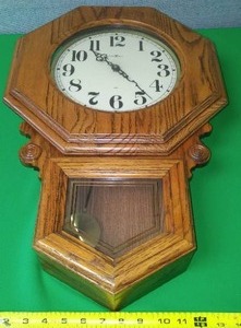 lot 85 image: Howard Miller Oak Clock