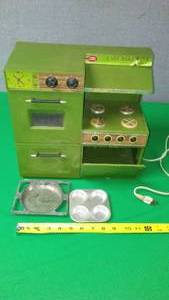 lot 99 image: Vintage Betty Crocker Easy - Bake Oven