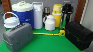 lot 104 image: Insulated Servers, various brands, all clean